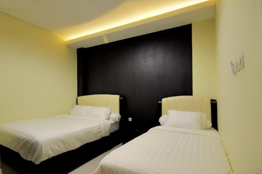 Dekost Madiun Exterior foto