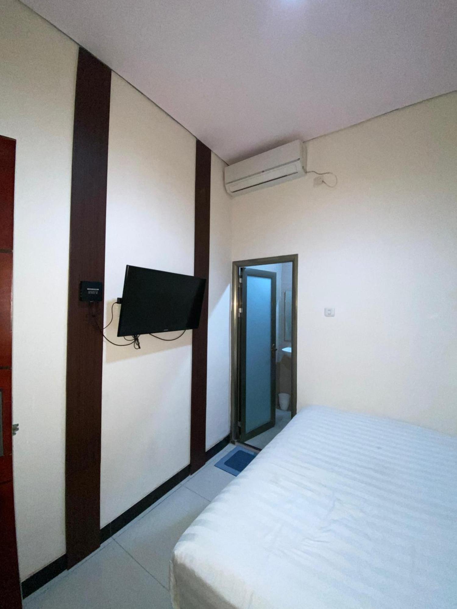 Dekost Madiun Exterior foto