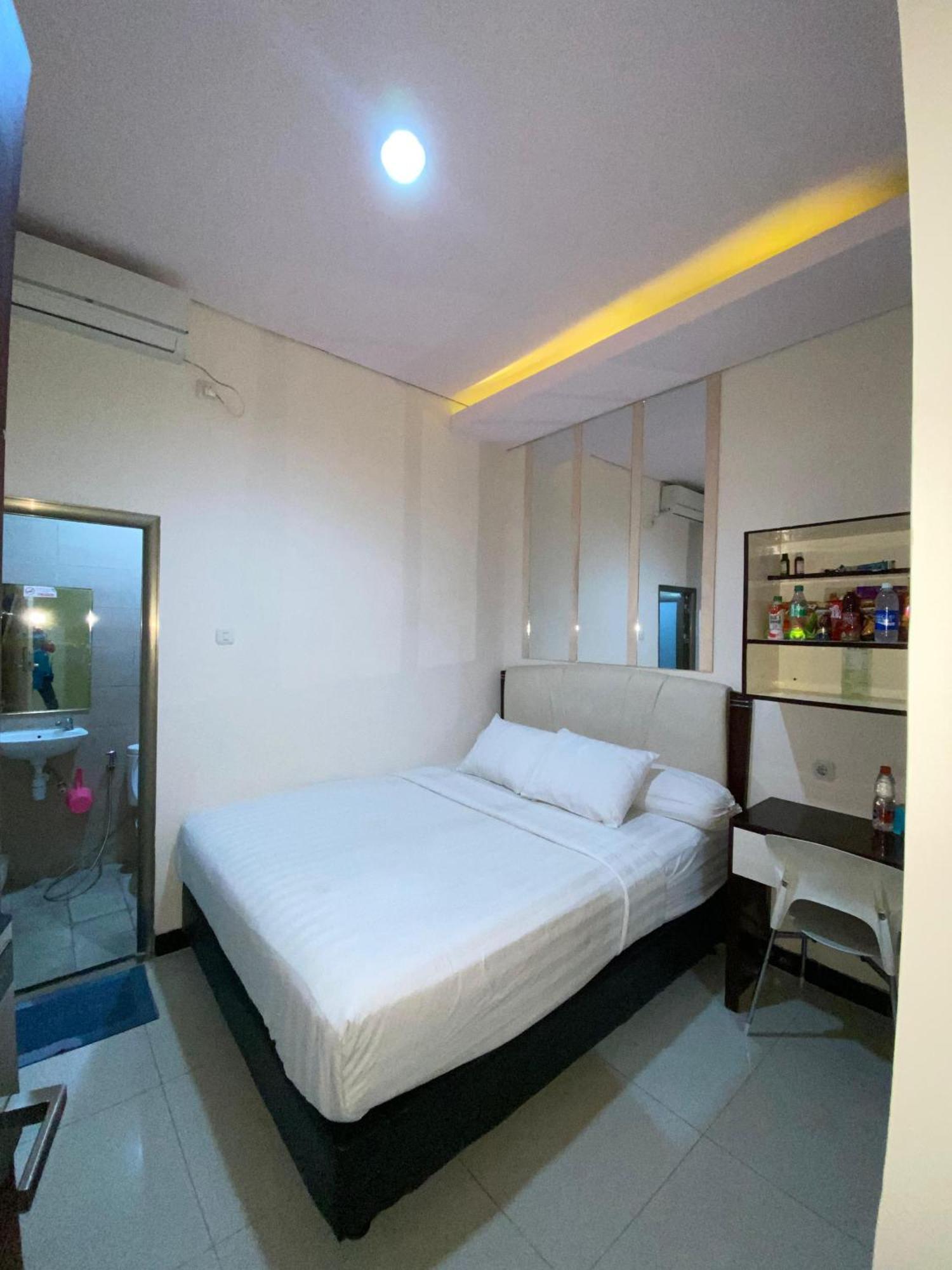 Dekost Madiun Exterior foto